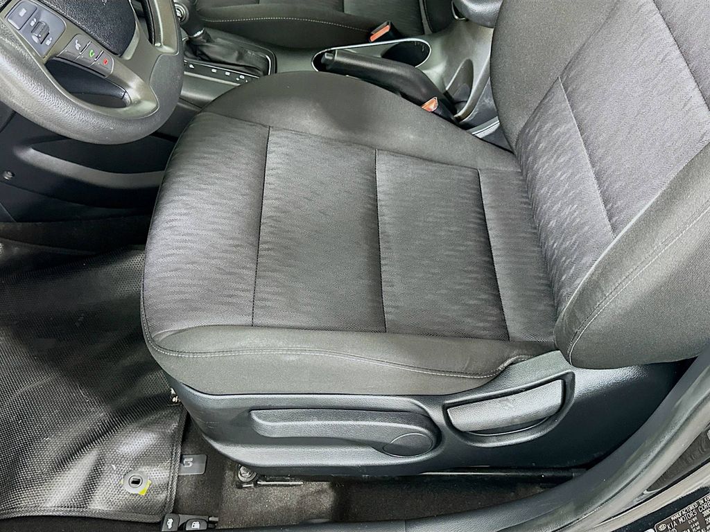 2016 Kia Forte LX photo 15