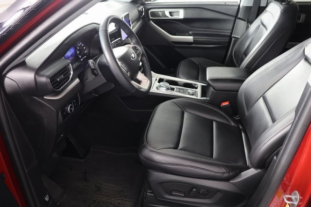 2023 Ford Explorer XLT photo 17