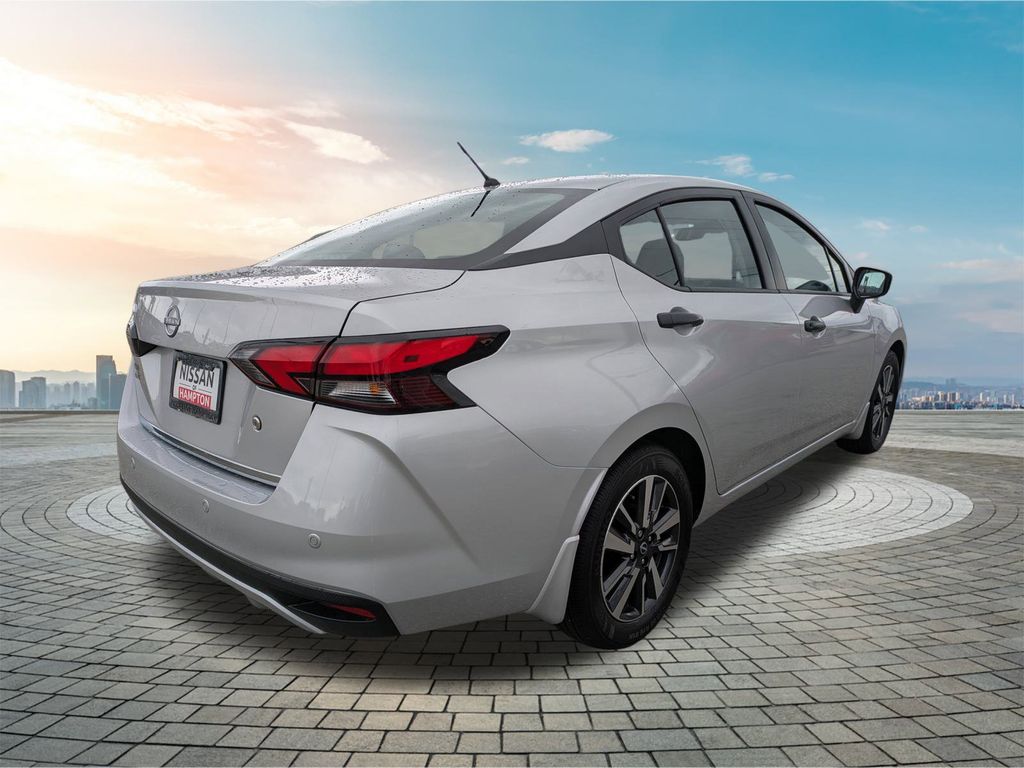 2025 Nissan Versa S photo 3