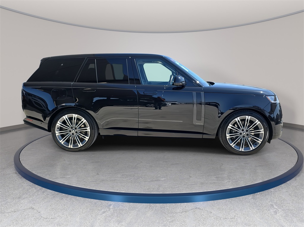2025 Land Rover Range Rover Autobiography photo 4