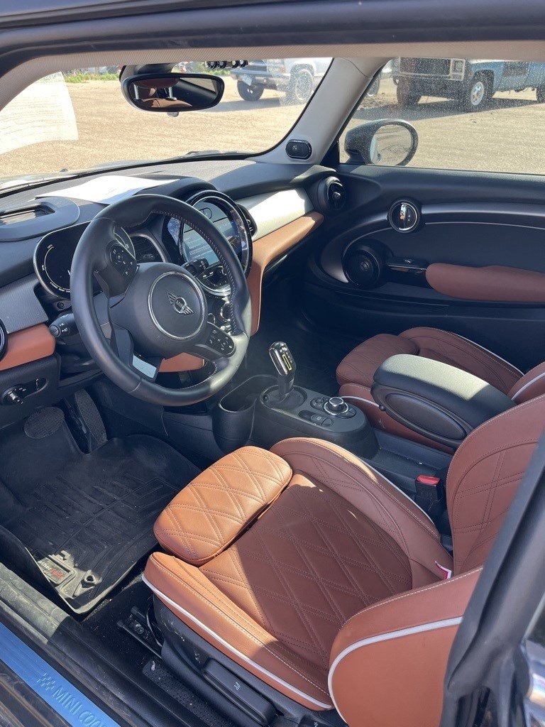 2024 Mini Cooper 2 Door Hardtop SE photo 6