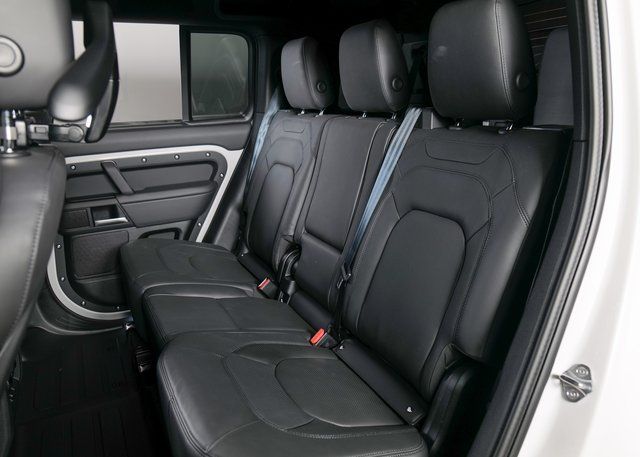 2026 Land Rover Defender 110 S photo 4