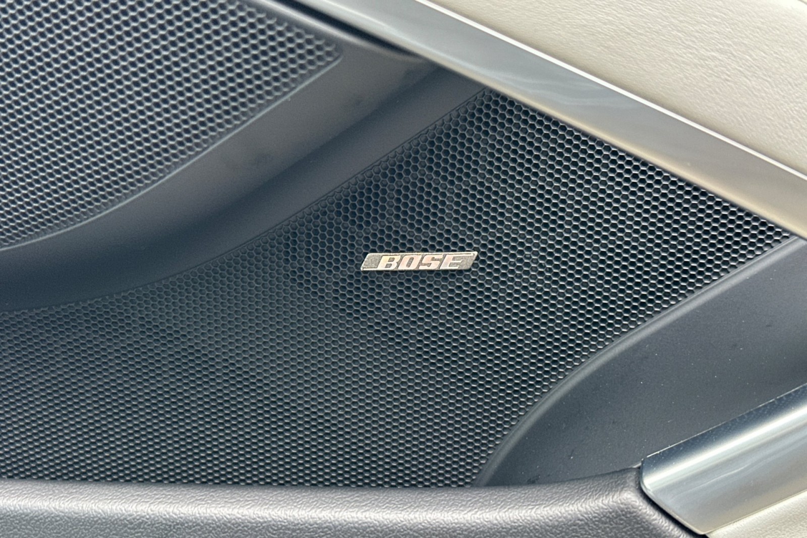 2025 Porsche Boxster photo 18