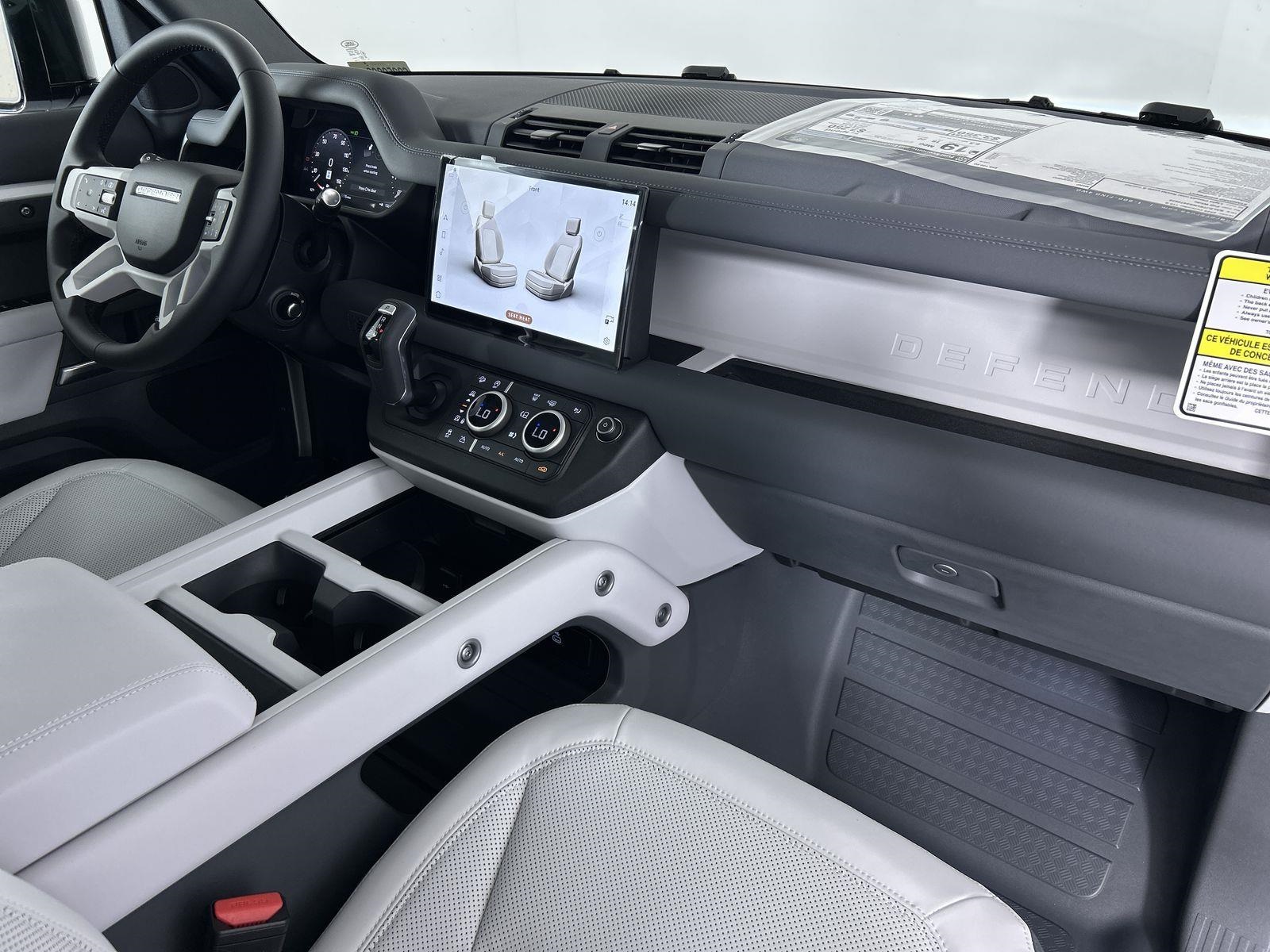 2025 Land Rover Defender 110 S photo 29