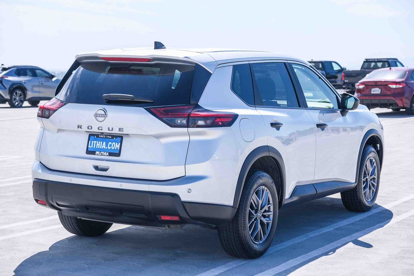 2024 Nissan Rogue S photo 3