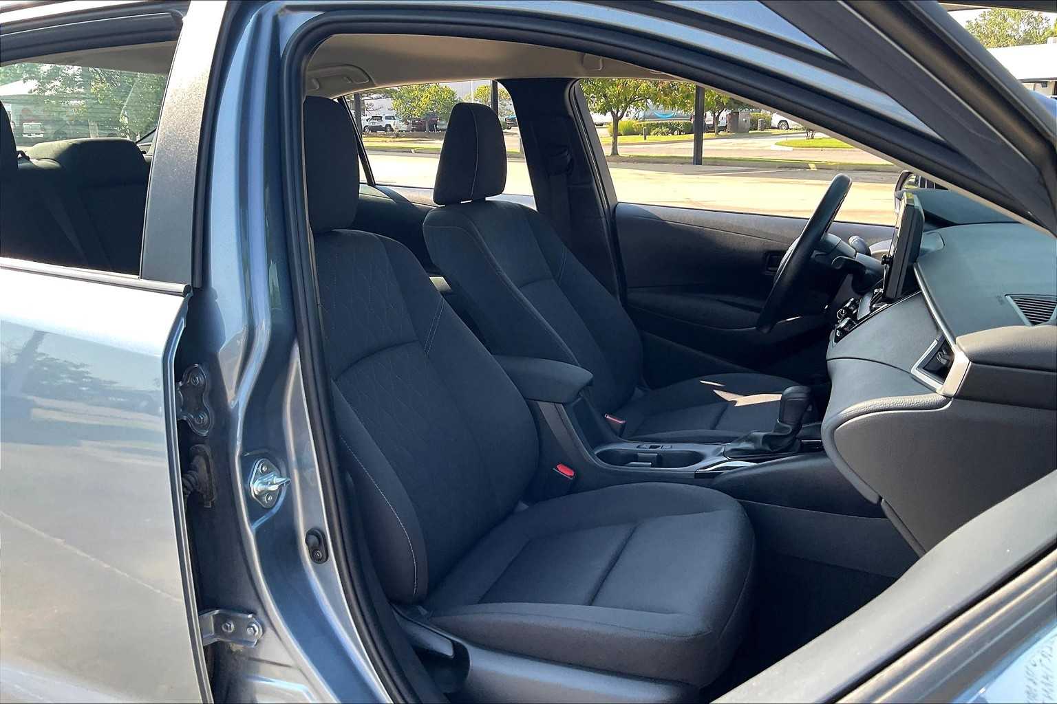 2024 Toyota Corolla LE photo 8