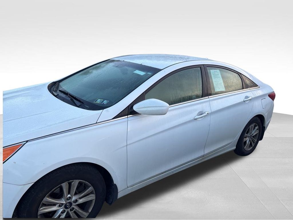 2013 Hyundai Sonata GLS photo 2