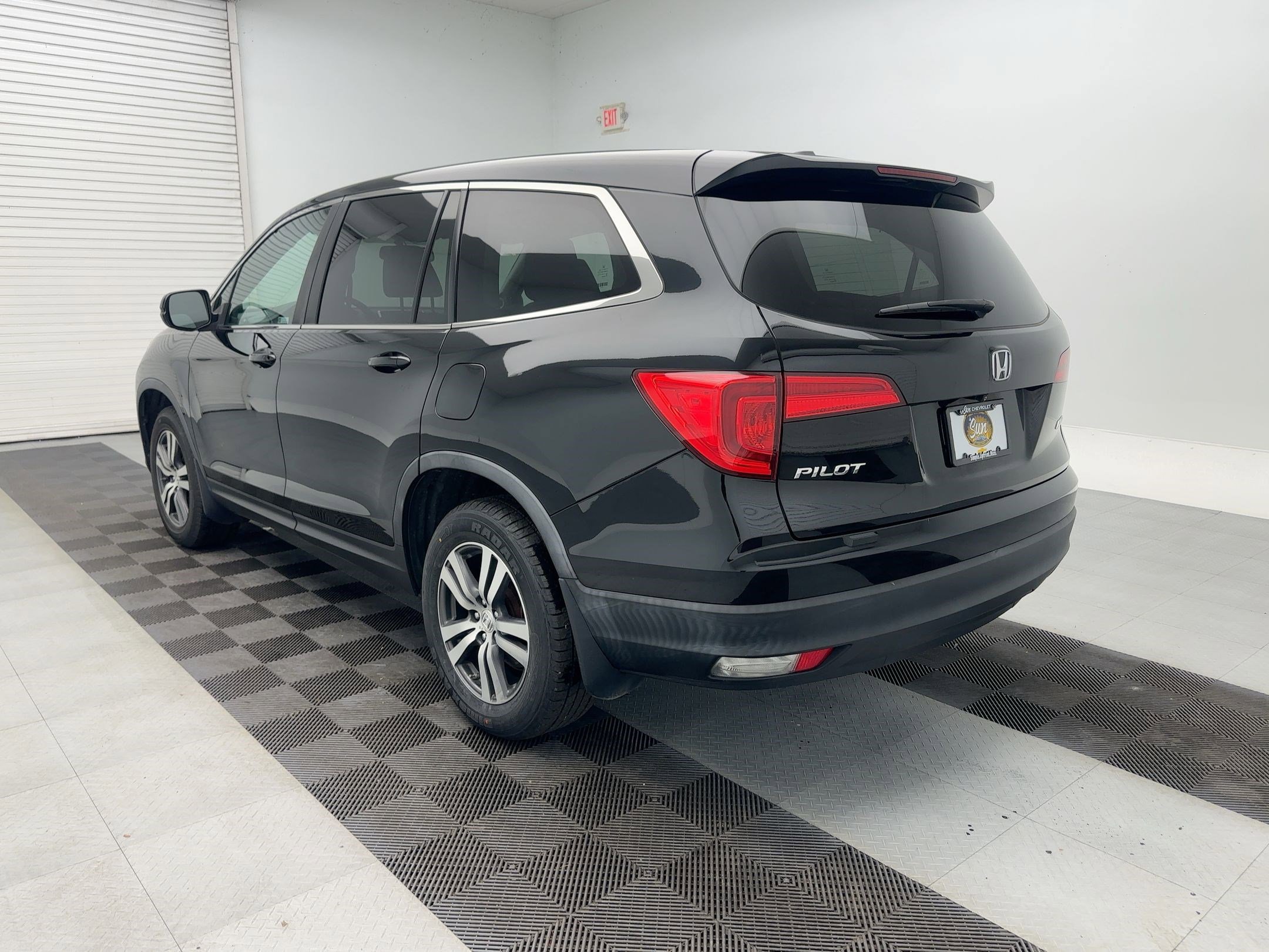 2017 Honda Pilot EX-L photo 3