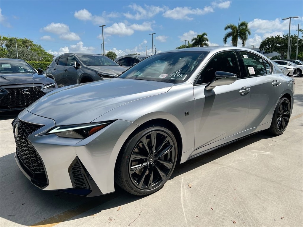 2025 Lexus IS 350 F SPORT photo 3