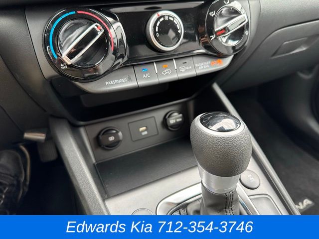 2023 Hyundai Kona SEL photo 28