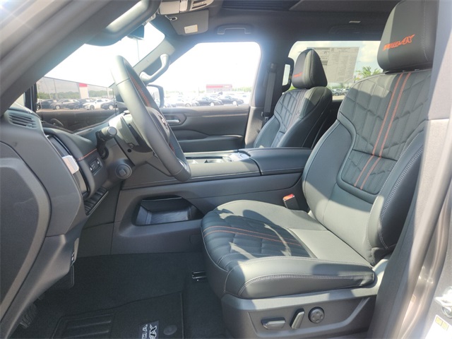 2025 Nissan Armada photo 4
