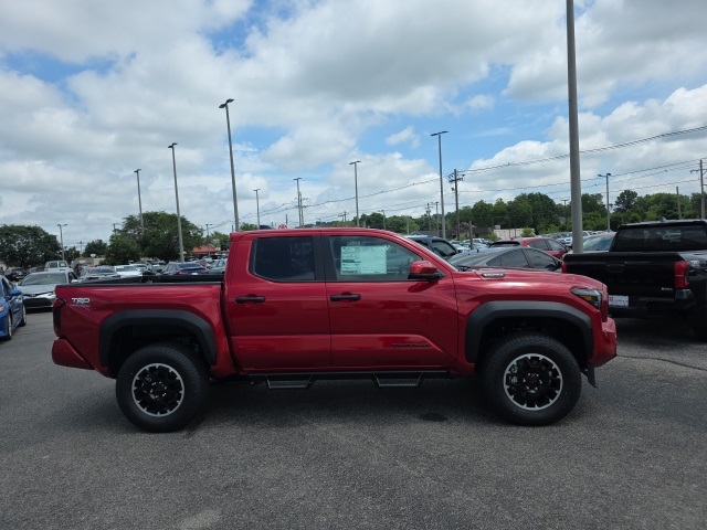 2025 Toyota Tacoma TRD Off-Road photo 4