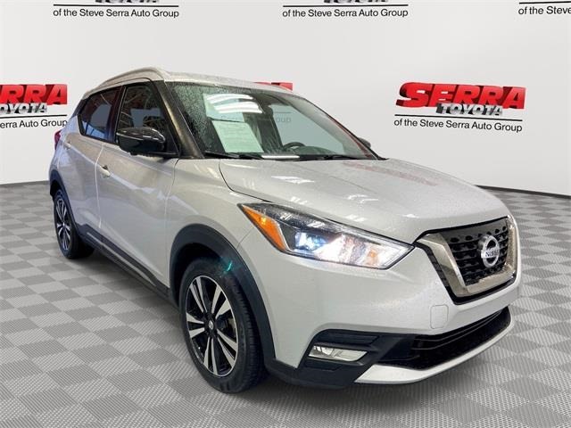 2019 Nissan Kicks SR's photo