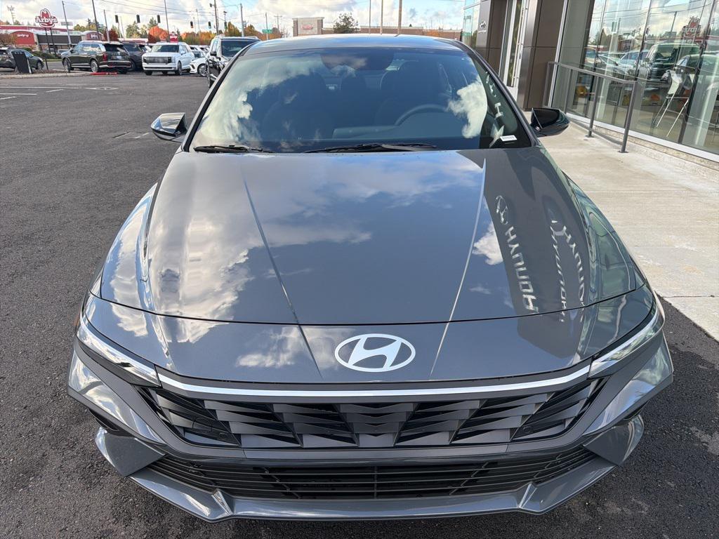 2026 Hyundai Elantra Hybrid SEL Sport photo 3