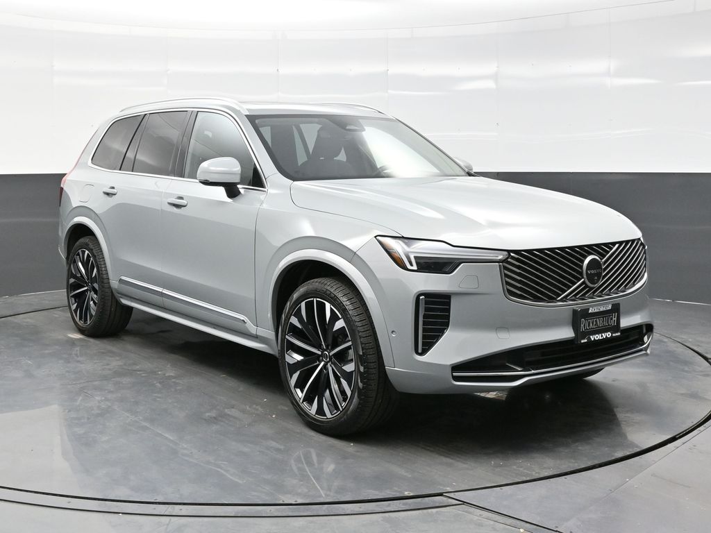2025 Volvo XC90 Plus's photo