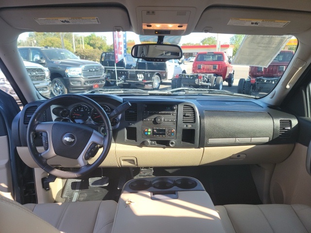 2009 Chevrolet Silverado 1500 LT photo 16