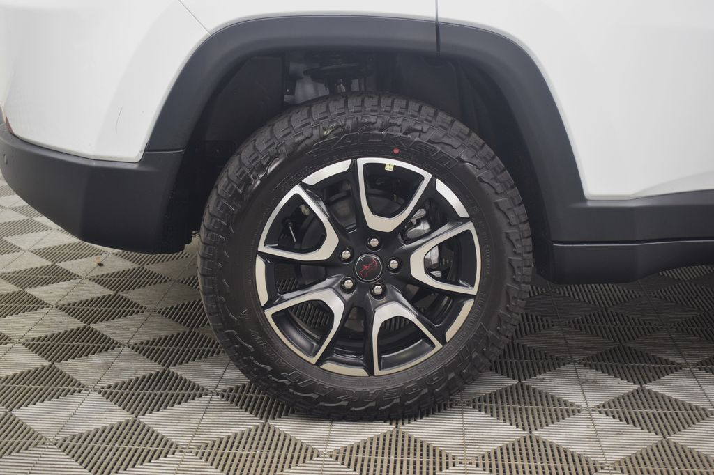 2025 Jeep Compass Trailhawk photo 6