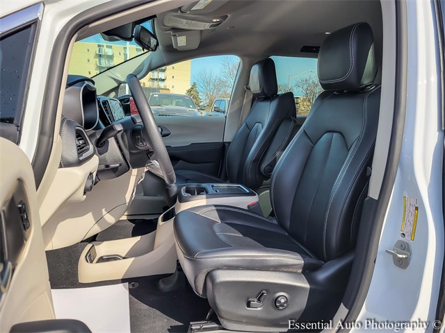 2024 CHRYSLER PACIFICA - Image 8