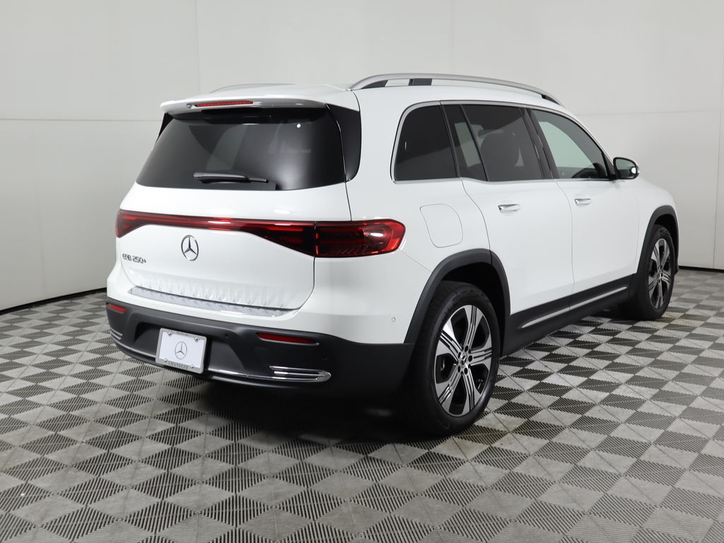 2025 Mercedes Benz EQB photo 4