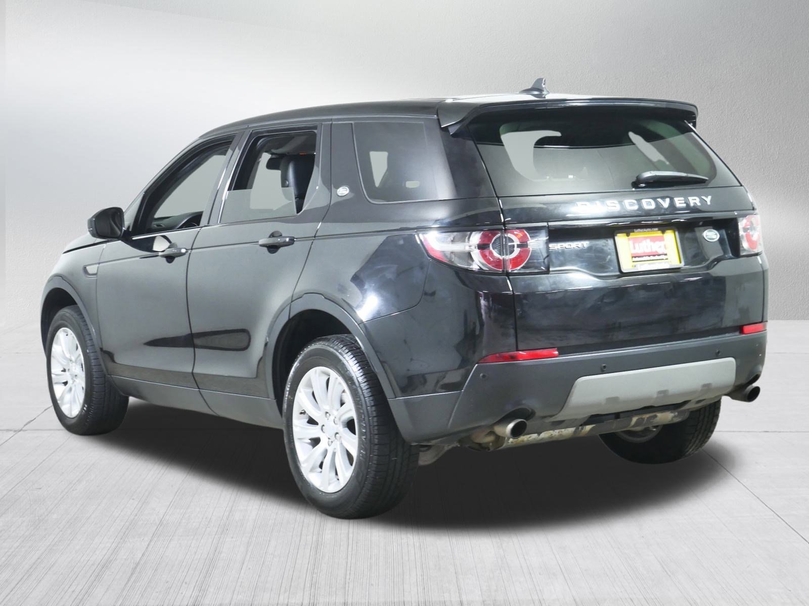2016 Land Rover Discovery Sport SE photo 4