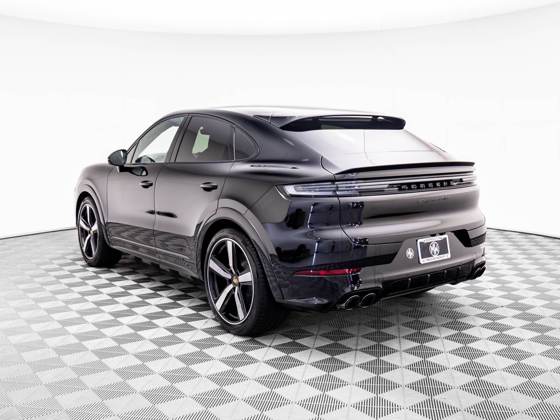 2025 Porsche Cayenne Coupe GTS photo 3