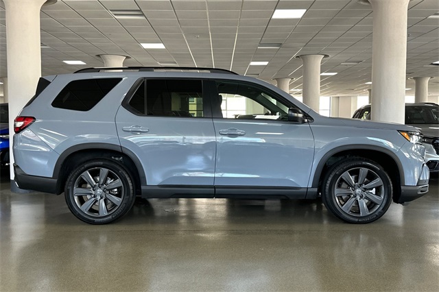 2024 Honda Pilot Sport photo 3