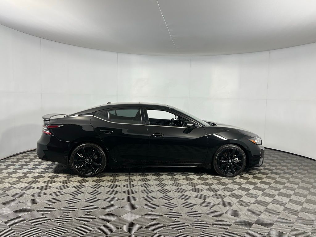 2023 Nissan Maxima SR photo 2