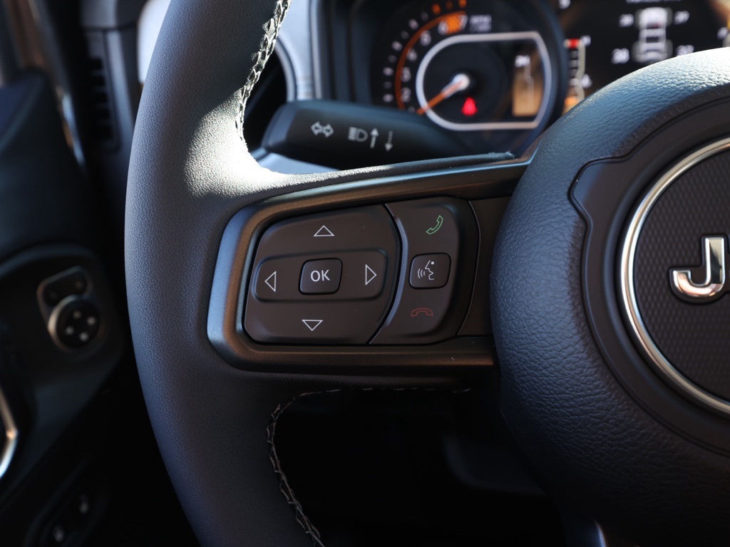 New 2026 Granite Crystal Metallic Clear-Coat Exterior Paint Jeep Willys image 25