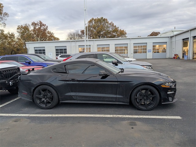 2019 Ford Mustang GT Premium photo 2
