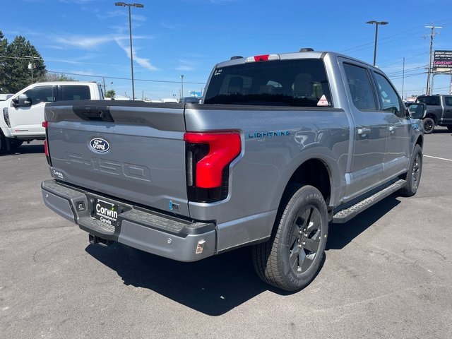 2025 Ford F-150 Lightning Flash photo 15