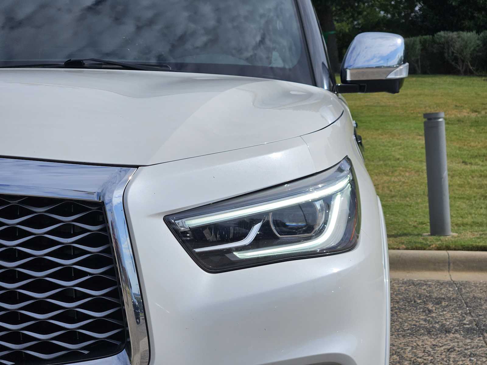 2023 Infiniti QX80 Sensory photo 8