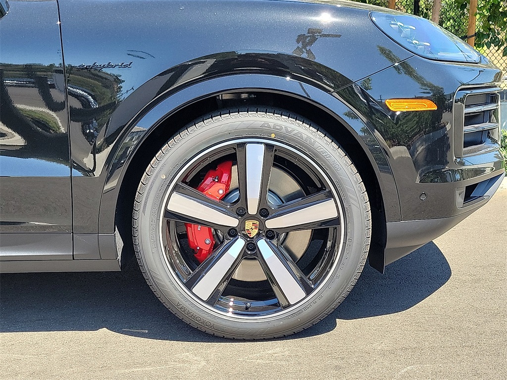 2025 Porsche Cayenne E-Hybrid S photo 11