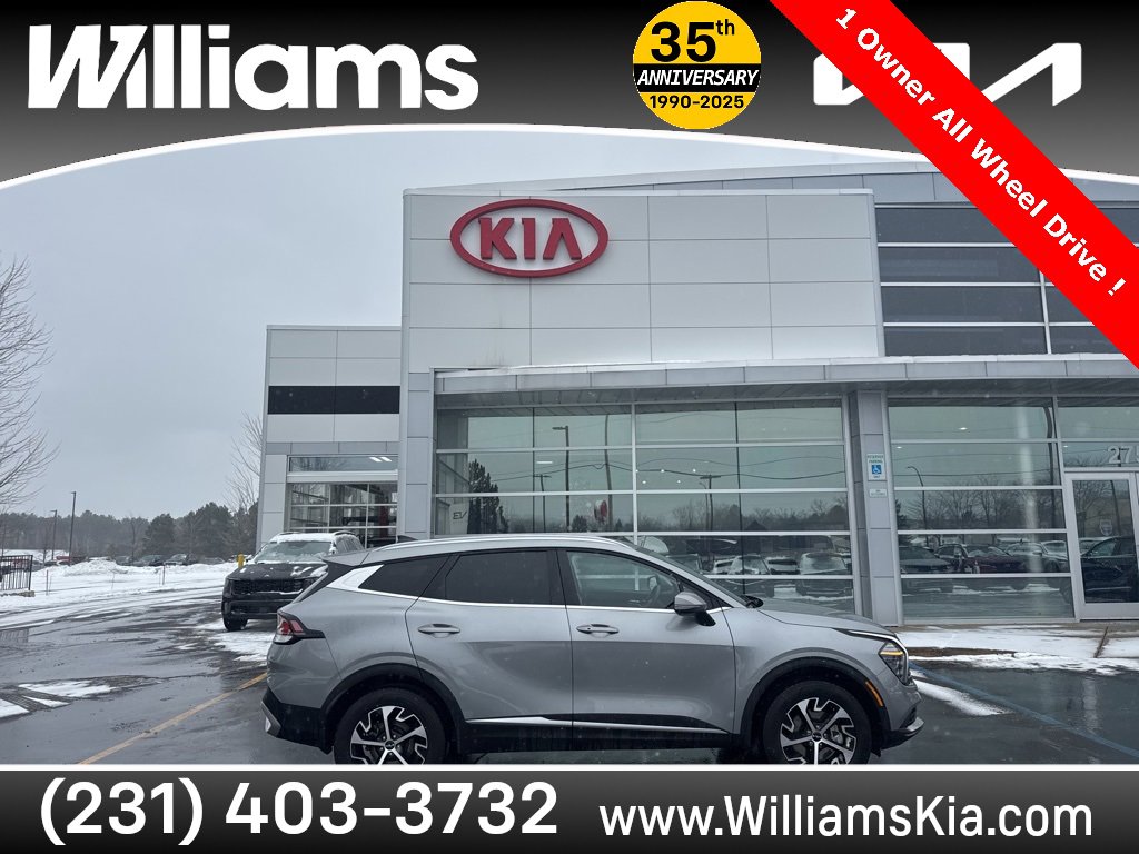 2024 Kia Sportage EX's photo