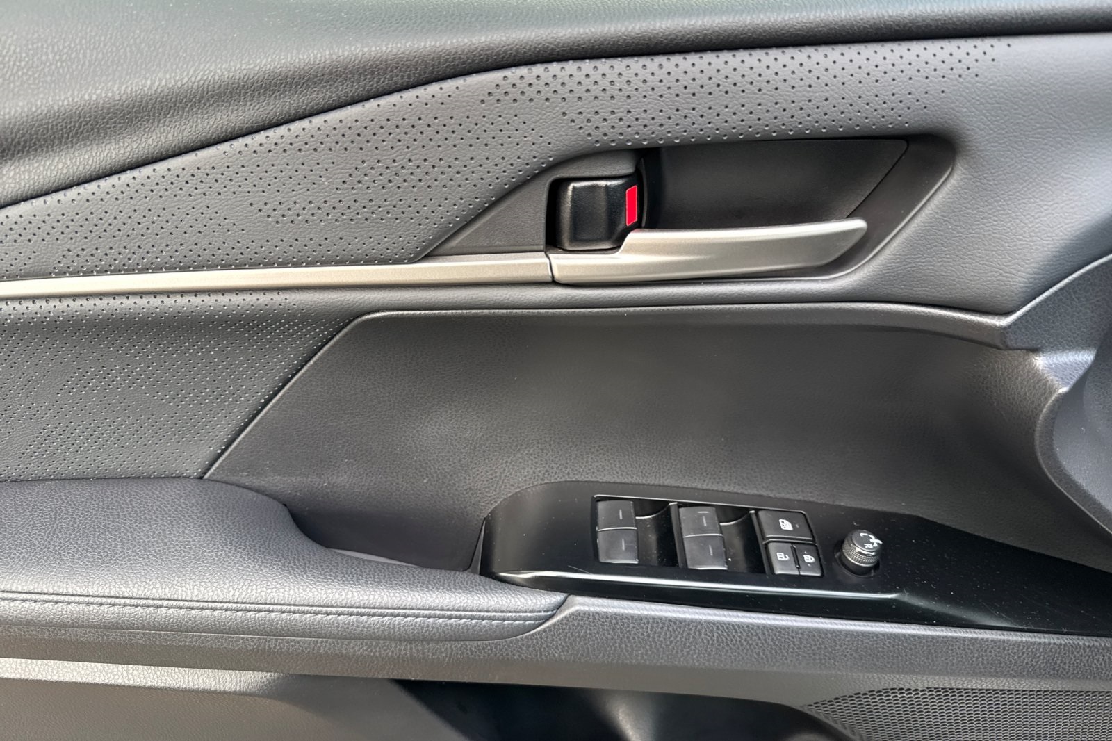 2025 Toyota Camry XSE photo 10