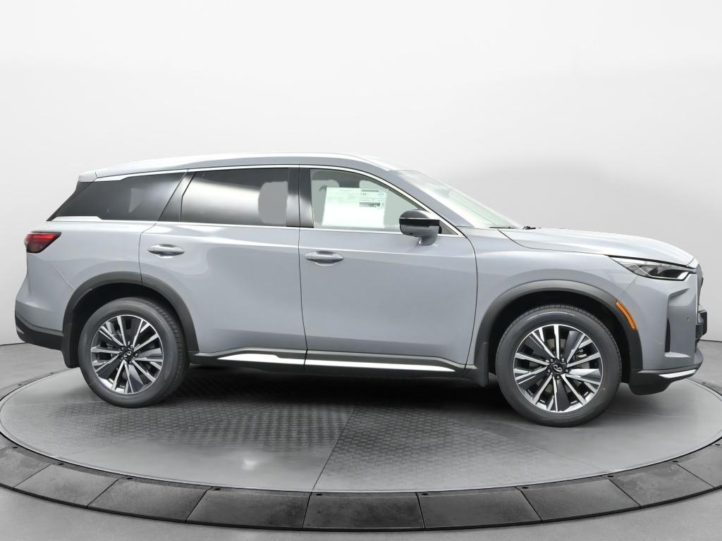 2026 Infiniti QX60 Luxe photo 8
