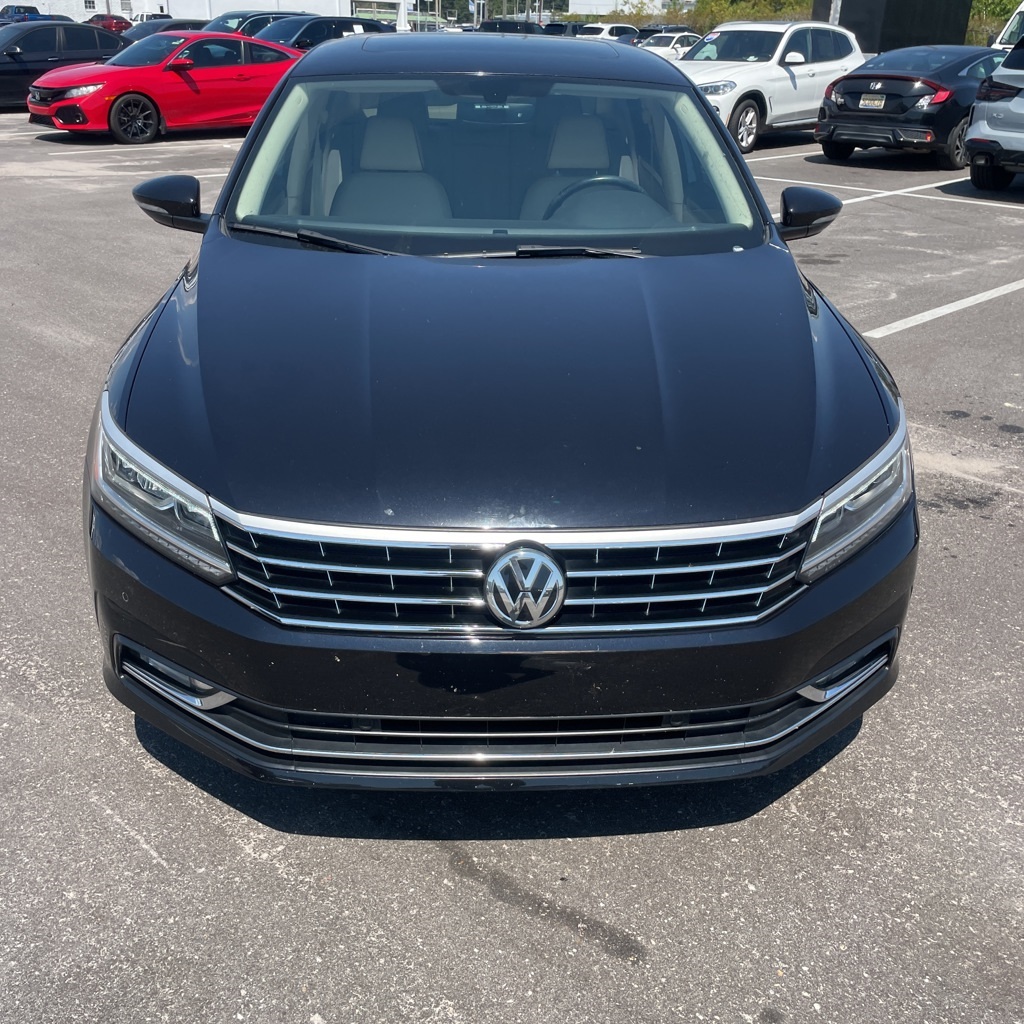 2018 Volkswagen Passat 2.0T SE photo 4