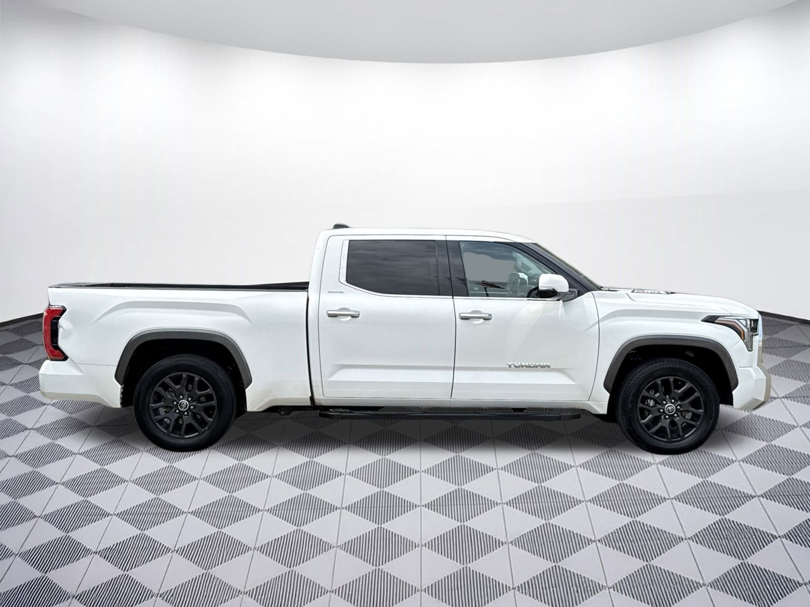 2023 Toyota Tundra Limited photo 8