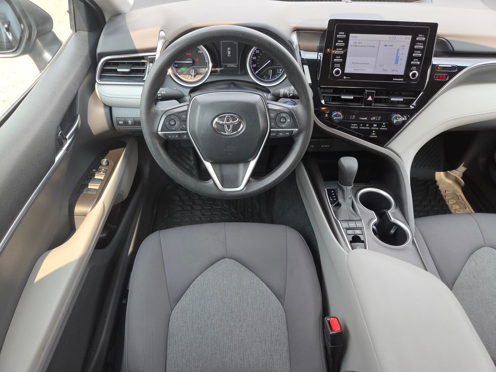 2023 Toyota Camry Hybrid LE photo 16