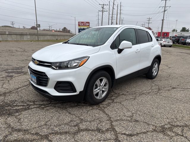 2020 Chevrolet Trax LS photo 3