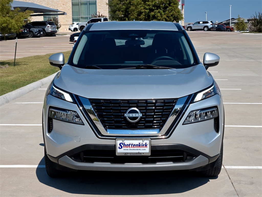 2022 Nissan Rogue SV photo 8