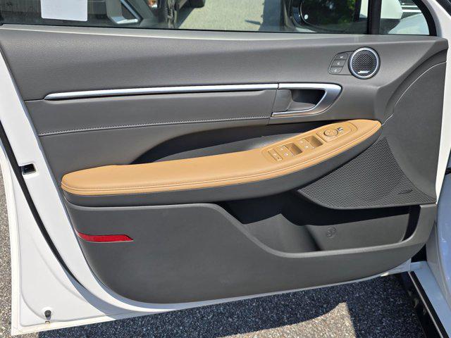 2025 Hyundai Sonata Hybrid Limited photo 14