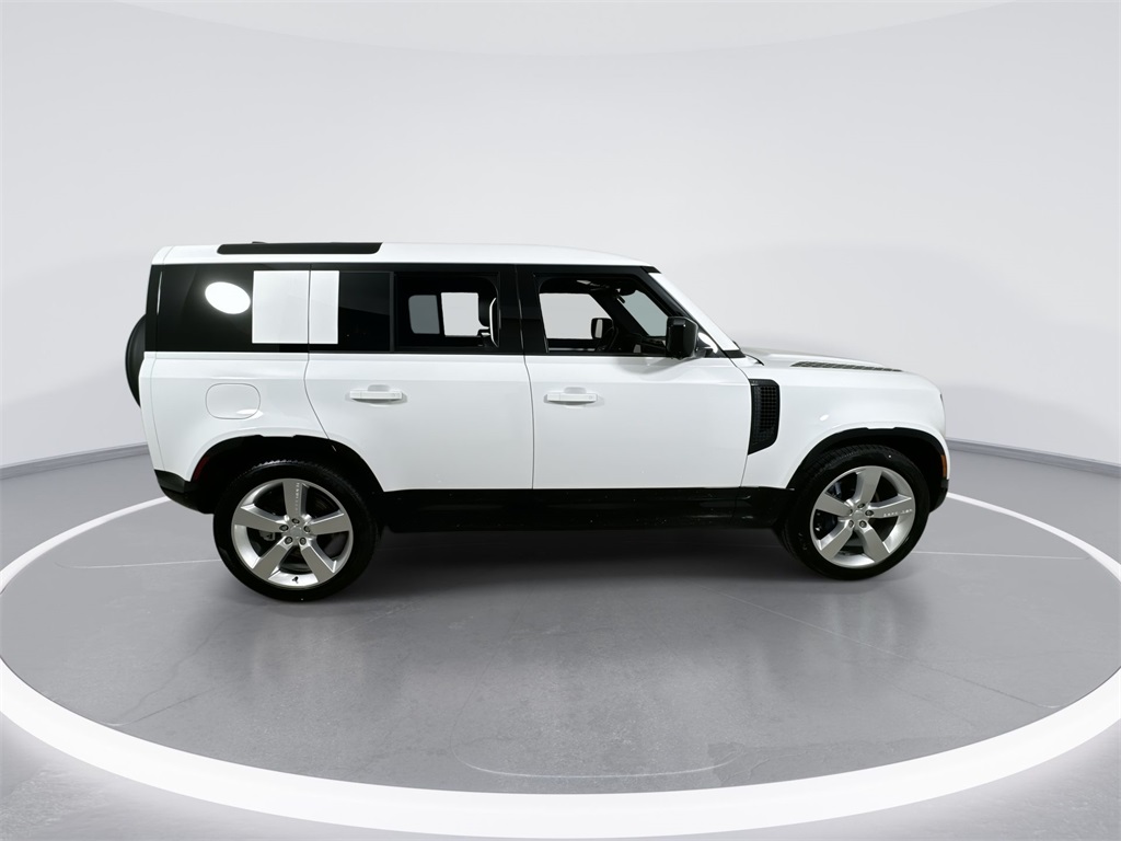 2025 Land Rover Defender 110 X-Dynamic SE photo 9