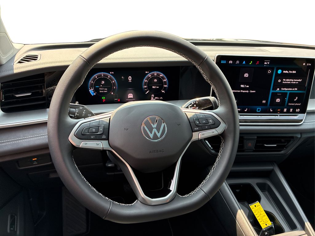 2025 Volkswagen Tiguan SE photo 11