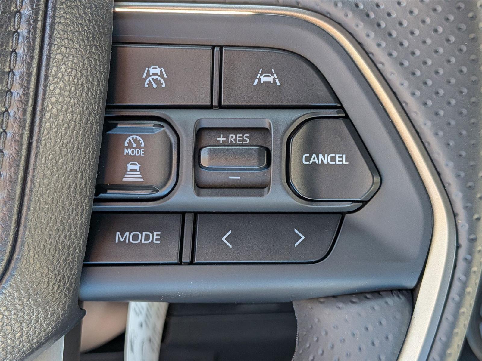 2025 Toyota 4Runner SR5 photo 17
