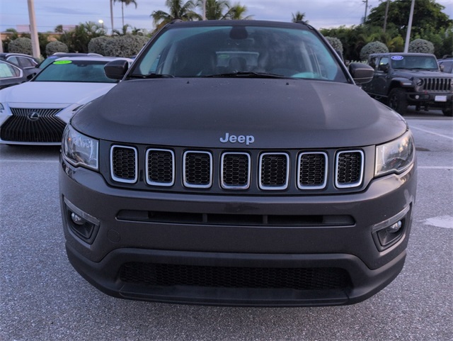2017 Jeep Compass Latitude photo 3