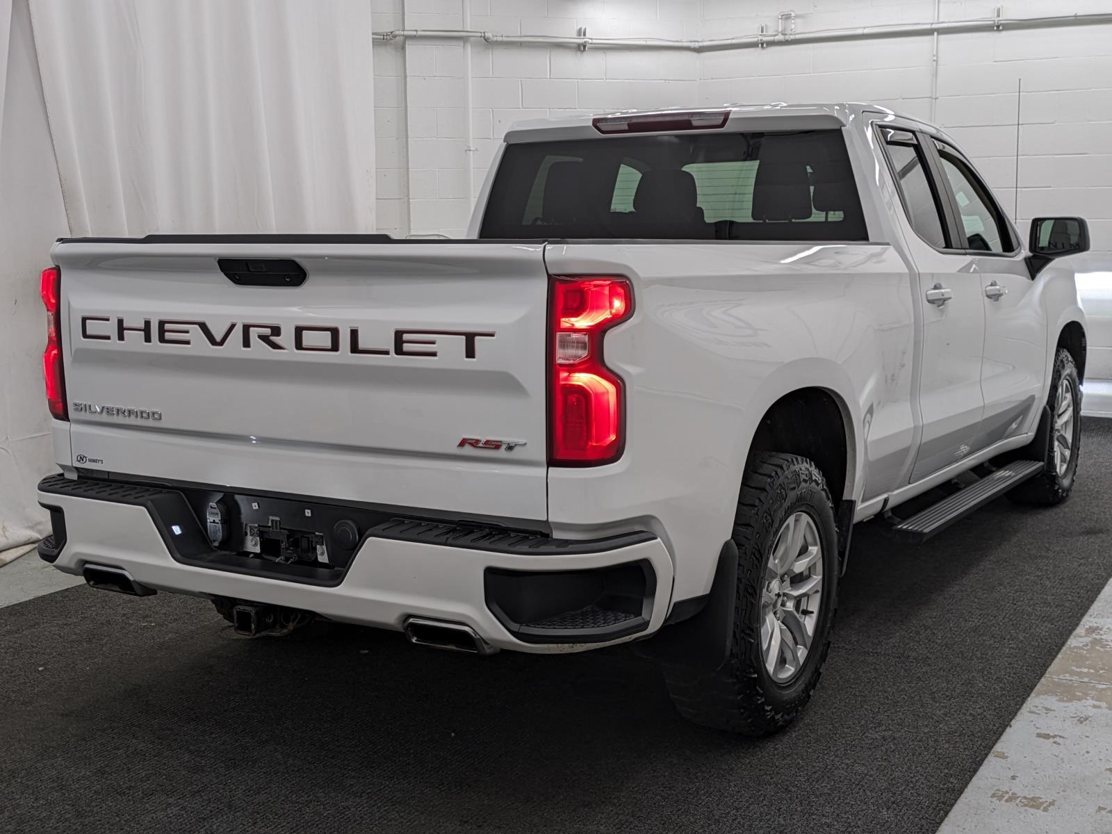 2019 Chevrolet Silverado 1500 RST photo 3