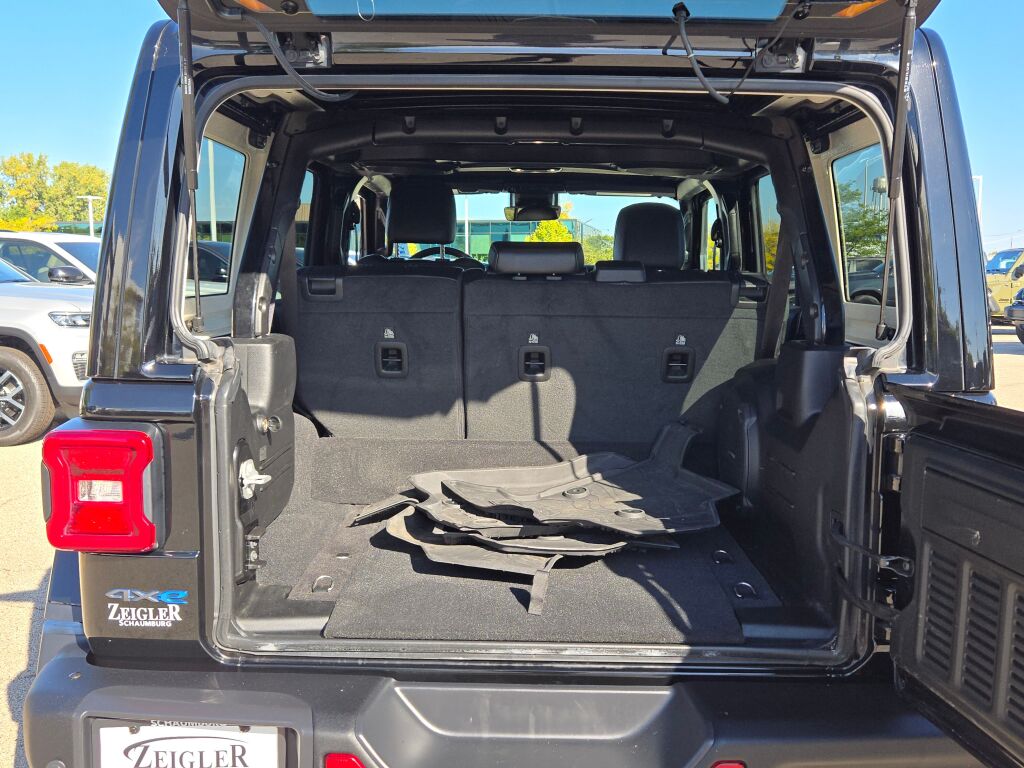 2023 Jeep Wrangler Rubicon 4xe photo 16