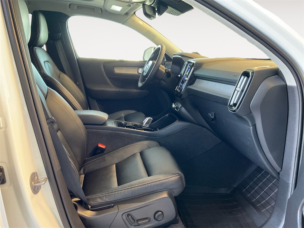 2023 Volvo XC40 AWD Ultimate photo 15