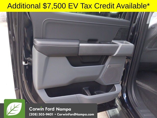 2025 Ford F-150 Lightning photo 20