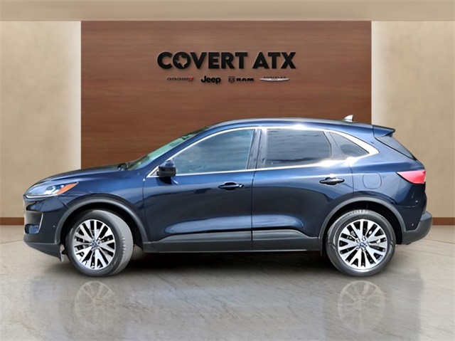 2021 Ford Escape Titanium photo 2
